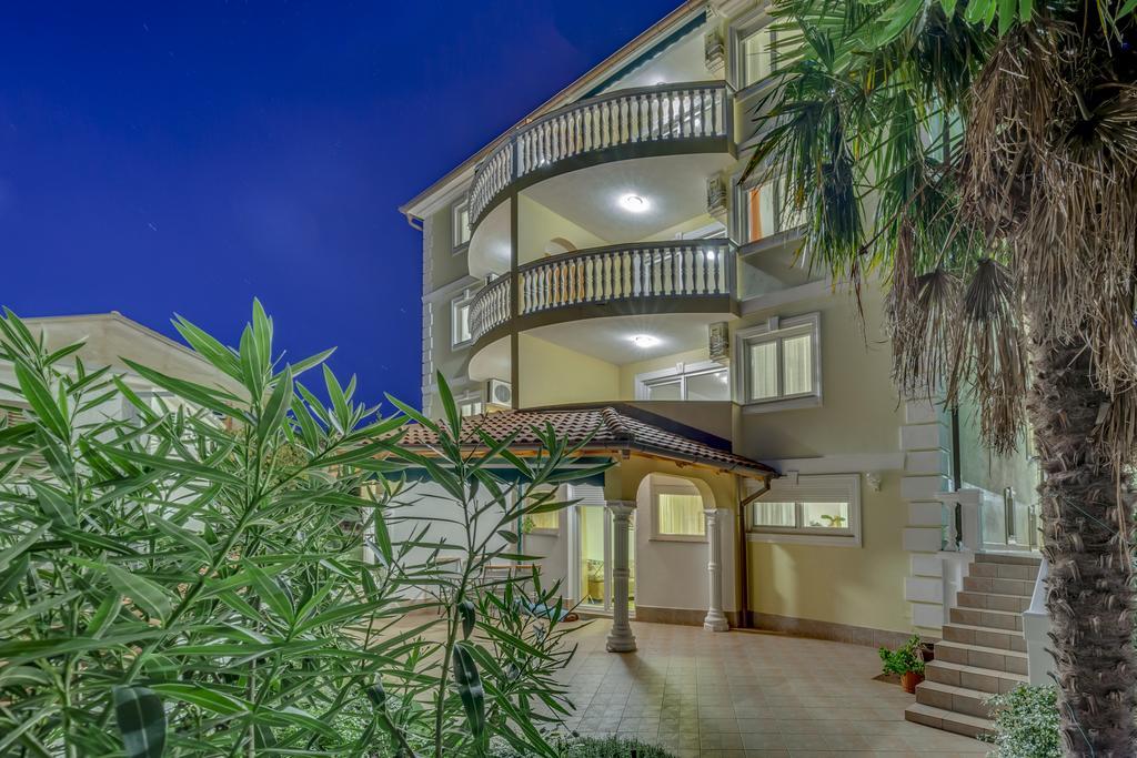 Apartments Villa Maria Цриквениця Екстер'єр фото