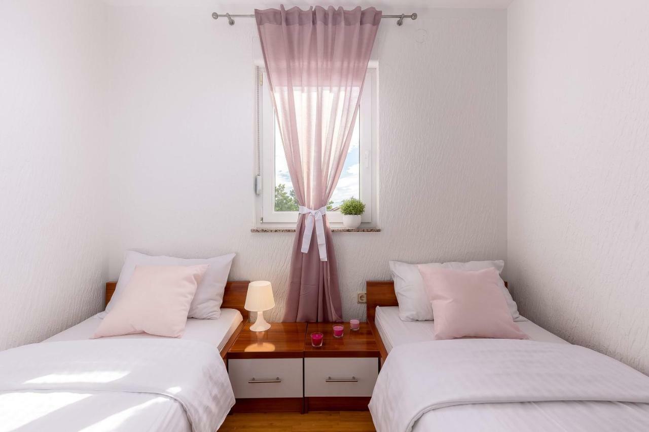 Apartments Villa Maria Цриквениця Екстер'єр фото